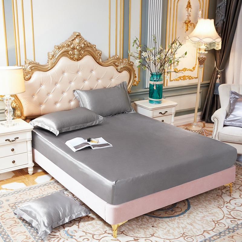 Shiny silk sheets - andbart satinlagen - madrasovertræk