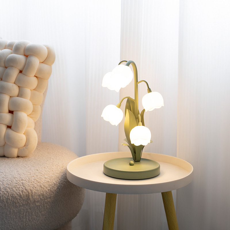 Tulip lampe - bordlampe med blomster i frostet glas - energibesparende usb led dekorationslys