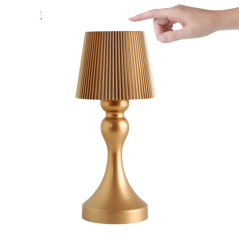 Portaglow bordlampe - ledningsfri, buet metallampe med retroessens