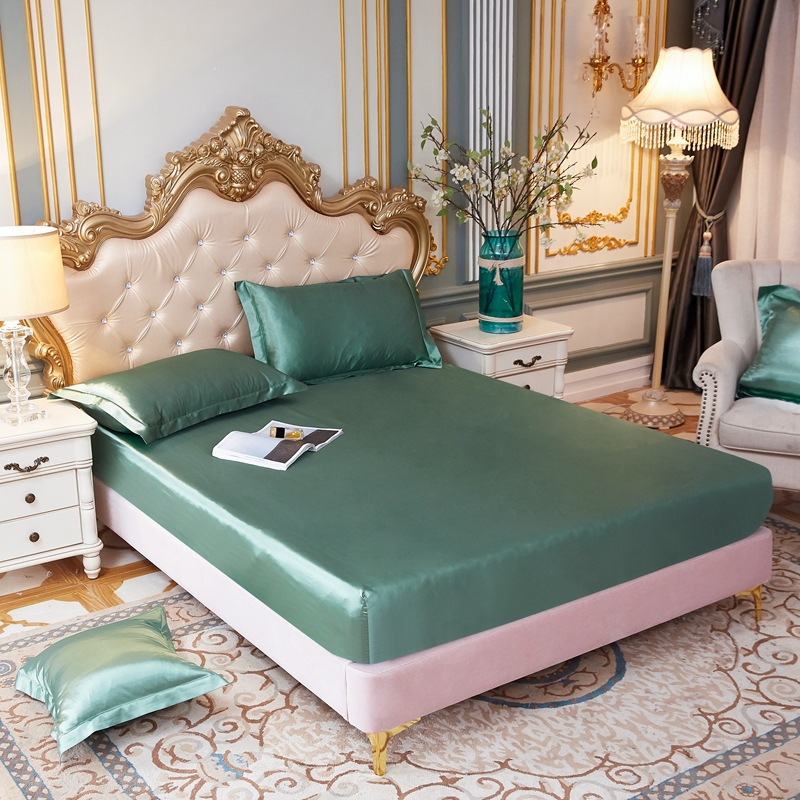 Shiny silk sheets - andbart satinlagen - madrasovertræk