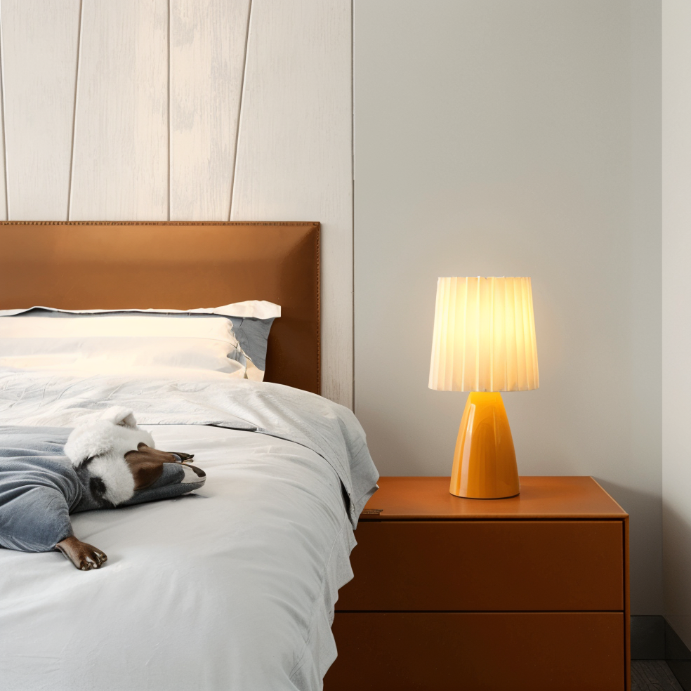 Conepleated bordlampe - led keramisk milkshake skrivebordslampe