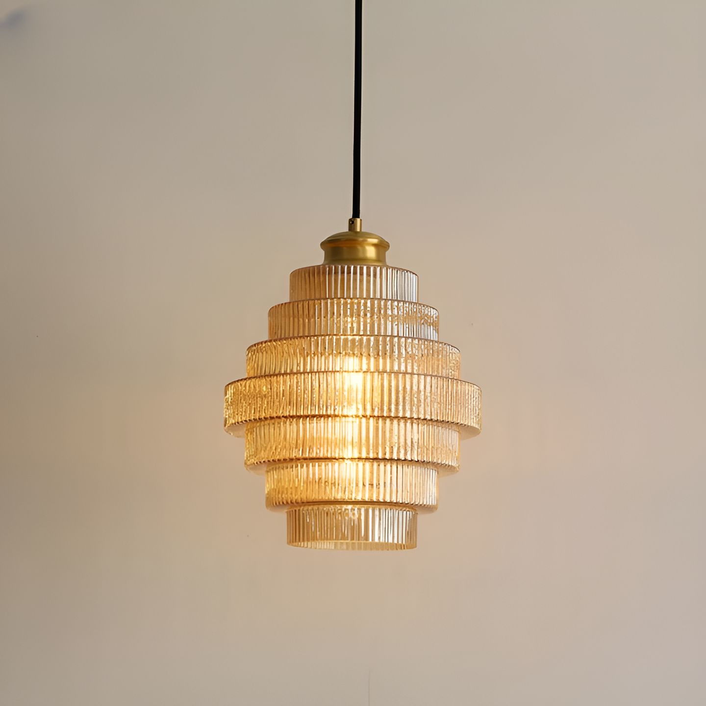 Curve - arkaisk lysekrone med aftrappet design