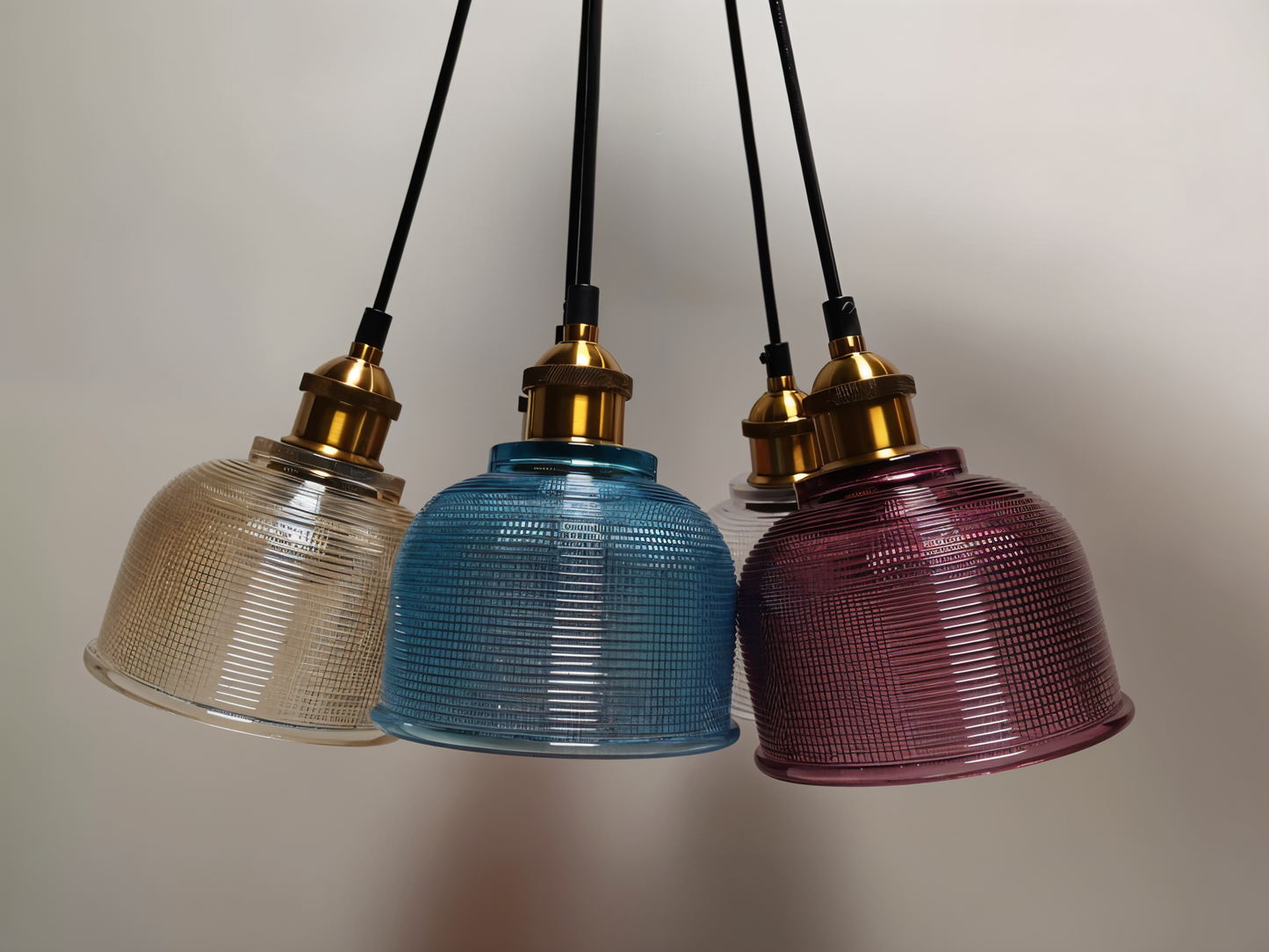 Glossy Bell-pendel - farverig retro-pendel i glas - moderne hængelampe