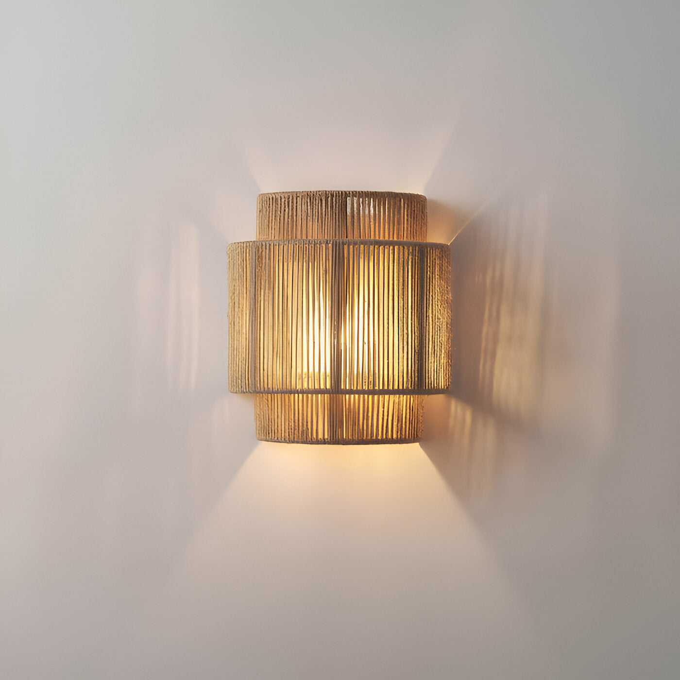 Væglampe i hamp - lampeskærm i hampereb og rattan - boho-vægdekoration