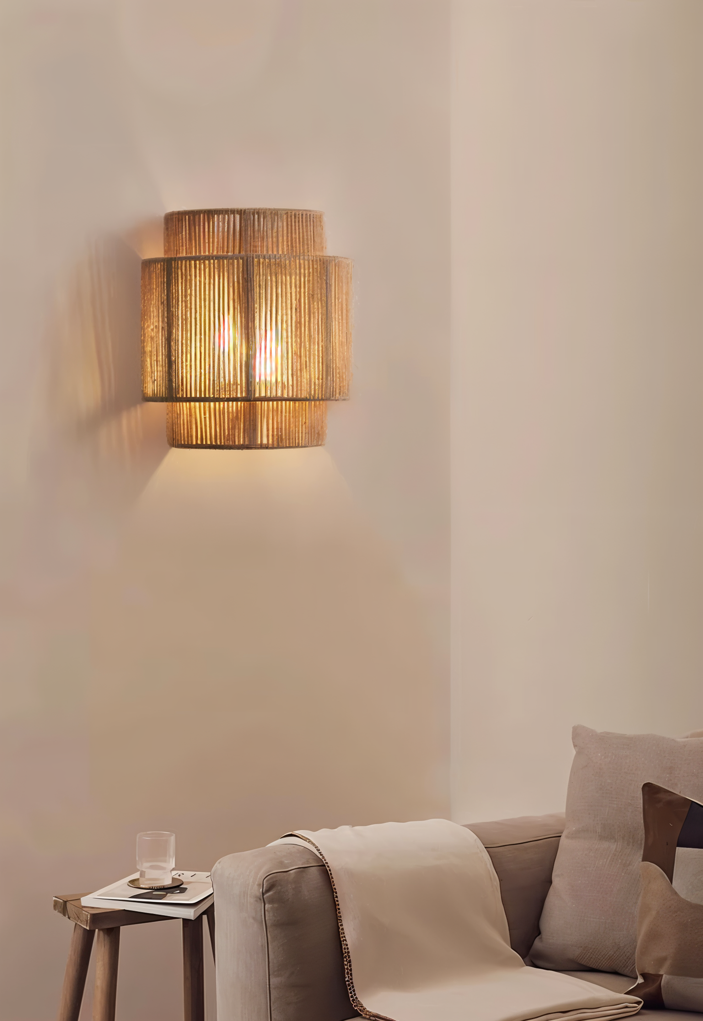 Væglampe i hamp - lampeskærm i hampereb og rattan - boho-vægdekoration