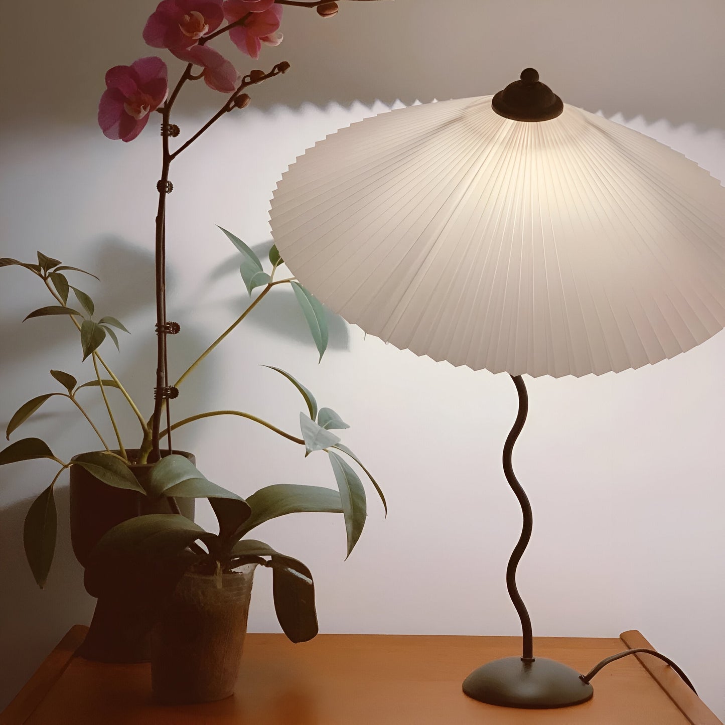 Ori squiggle-lampe - foldet bordlampe - origami led-bordlampe