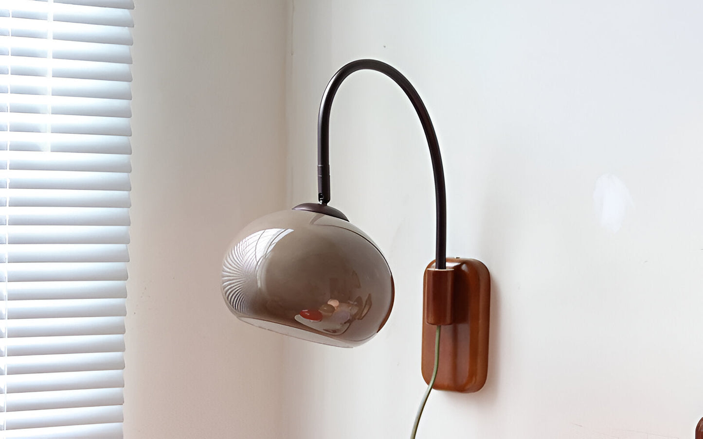 Persi væglampe - persimmon glas væglampe - bauhaus væglampe design - soveværelse væglamper led