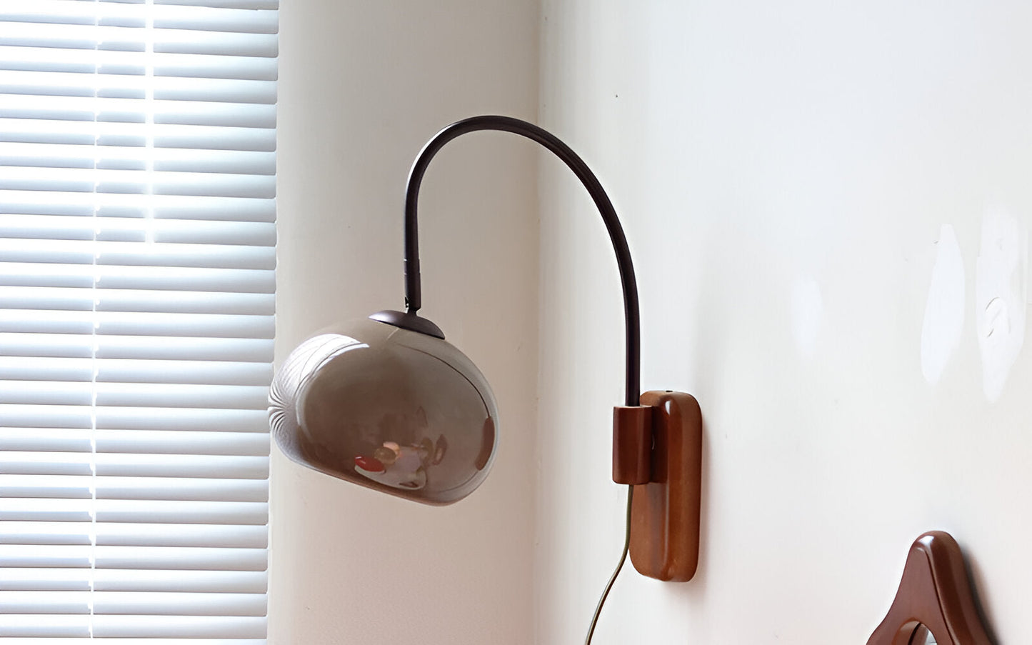 Persi væglampe - persimmon glas væglampe - bauhaus væglampe design - soveværelse væglamper led
