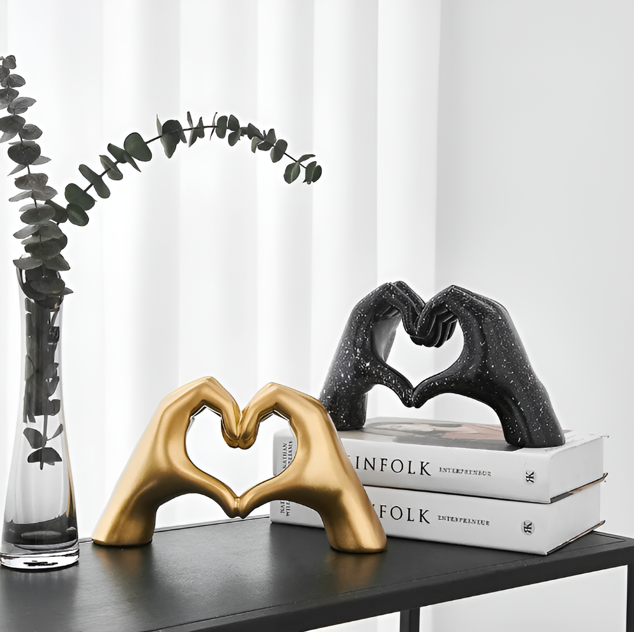 Sculpted love - moderne håndholdt kærlighedsfigur til tidløs romantik
