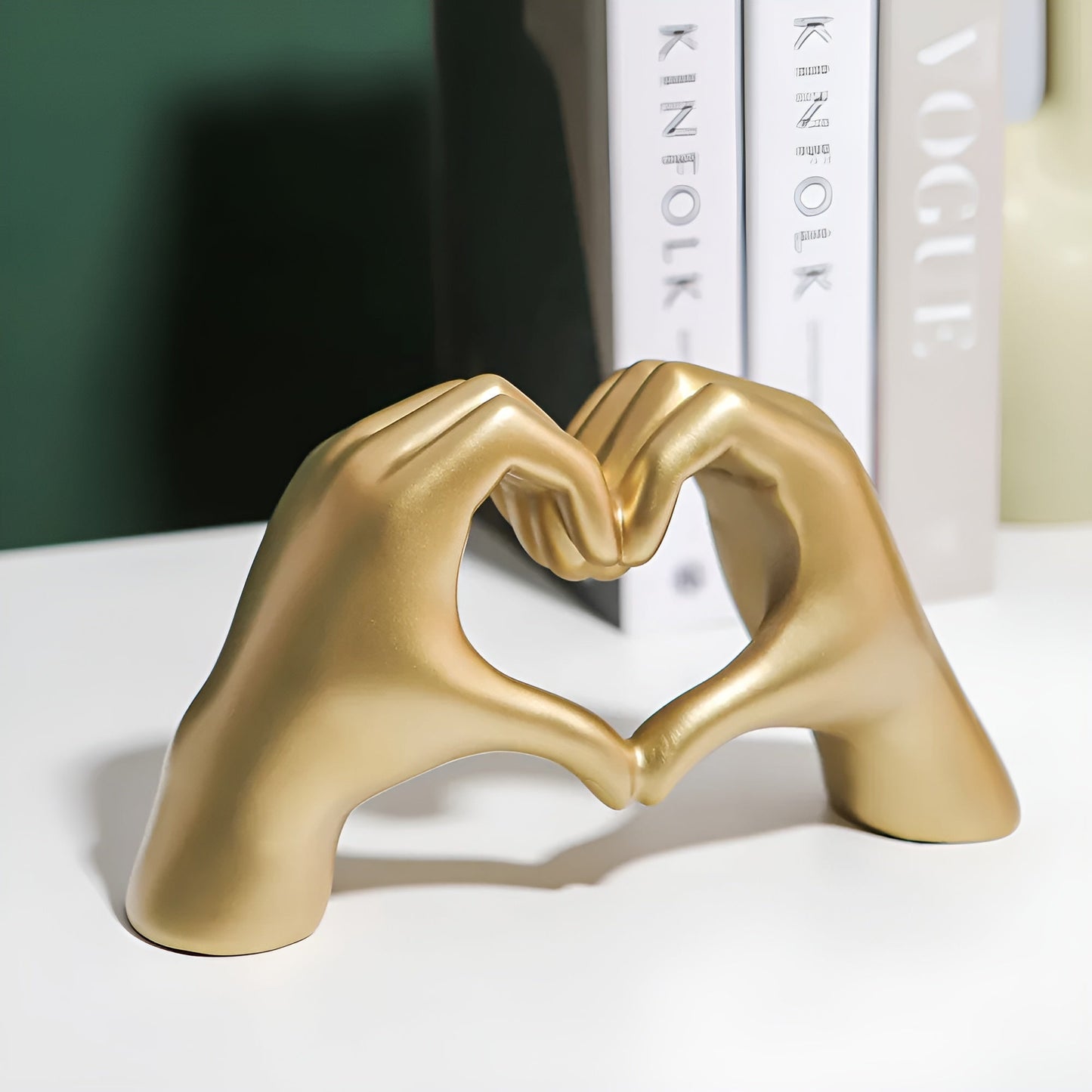Sculpted love - moderne håndholdt kærlighedsfigur til tidløs romantik
