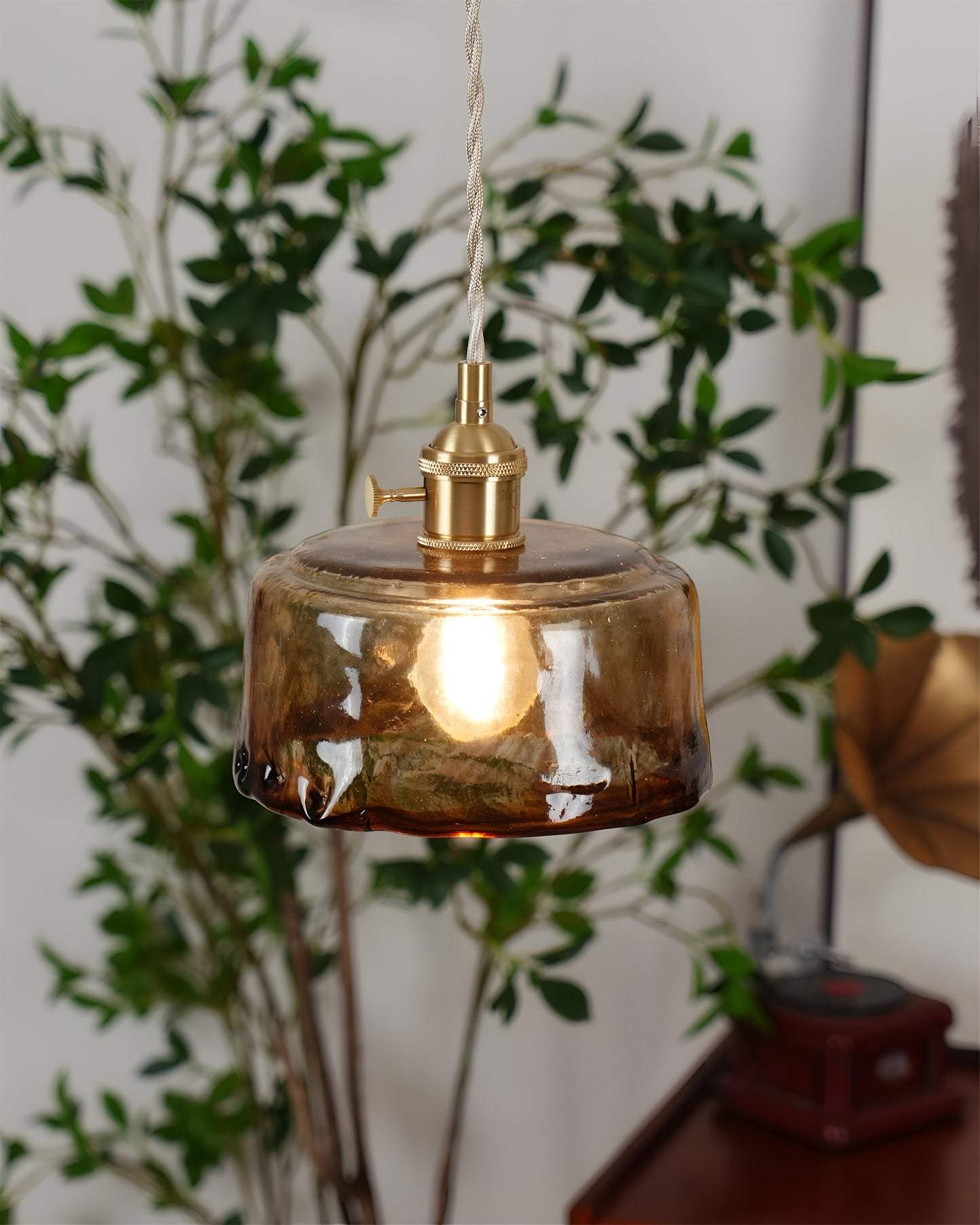 Twist deco-pendel i glas - pendel i antik messing med vintage-flair