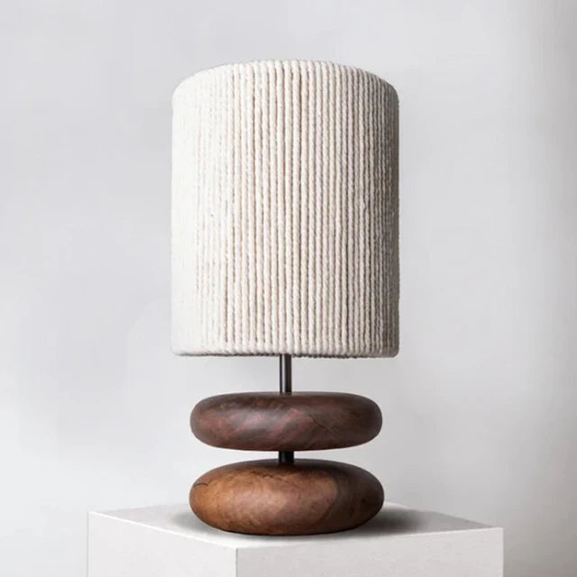 RusticTwine - bordlampe i flettet valnøddetræ