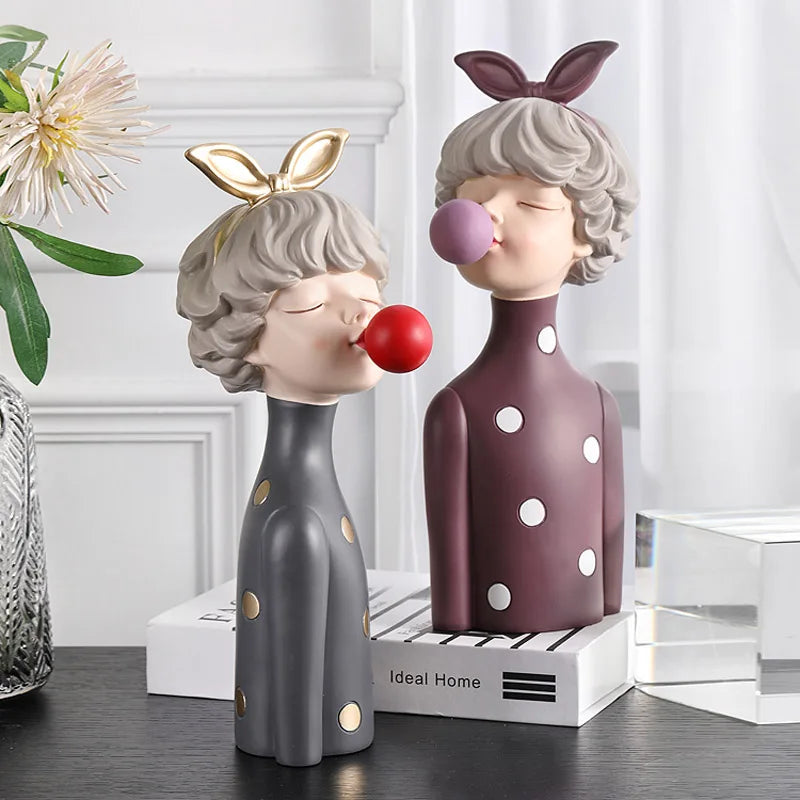 Gum diva sculpture - bubble gum girl statue