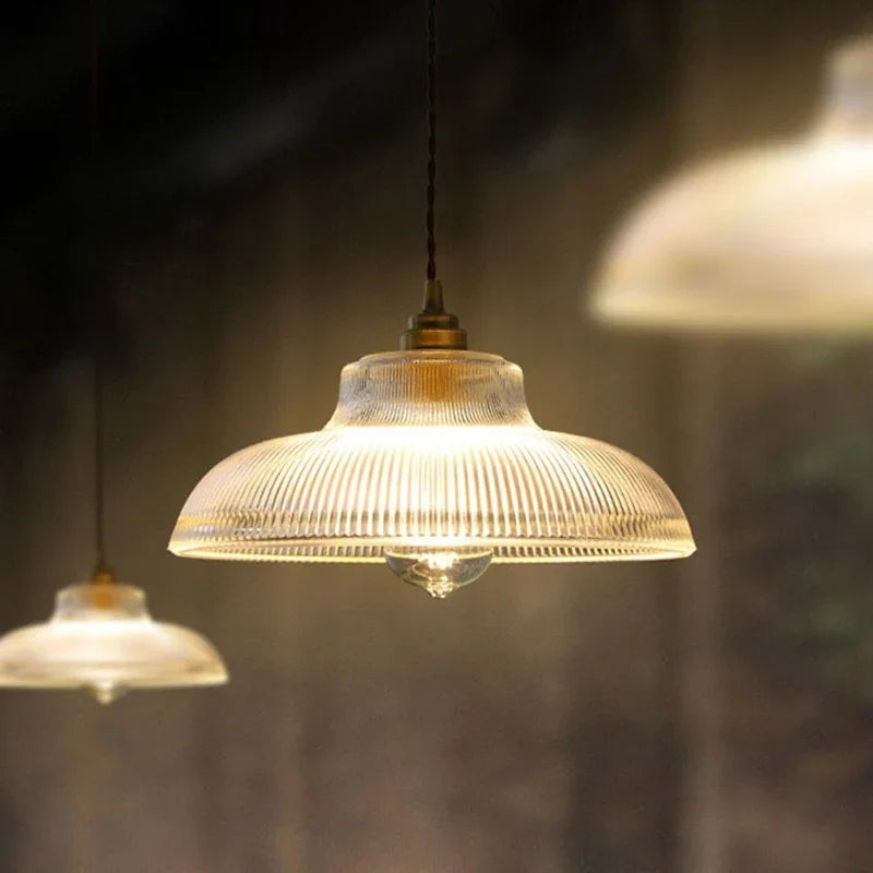 NostalgiGlow | retro glasvedhæng for tidløs elegance