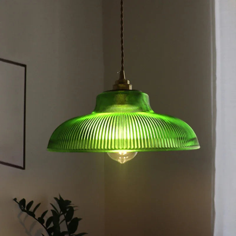 NostalgiGlow | retro glasvedhæng for tidløs elegance