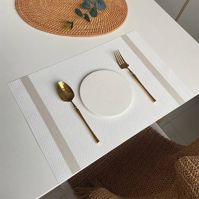 Functionalflair - stilfuldt sæt med dækkeservietter