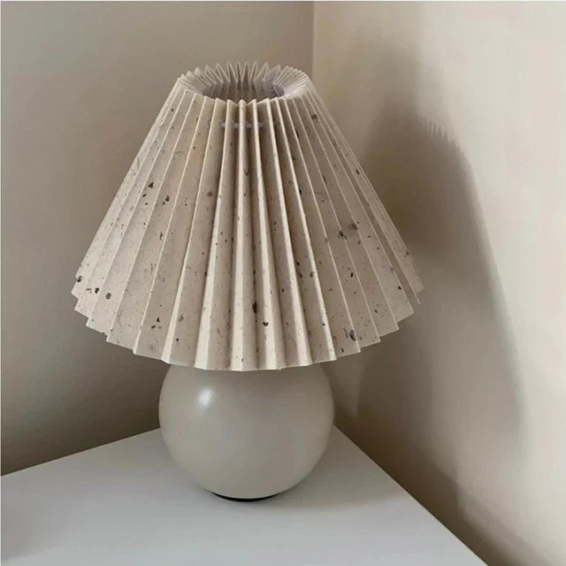 Antique Pleated - vintage bordlampe med plisseret skærm