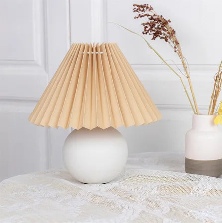 Antique Pleated - vintage bordlampe med plisseret skærm
