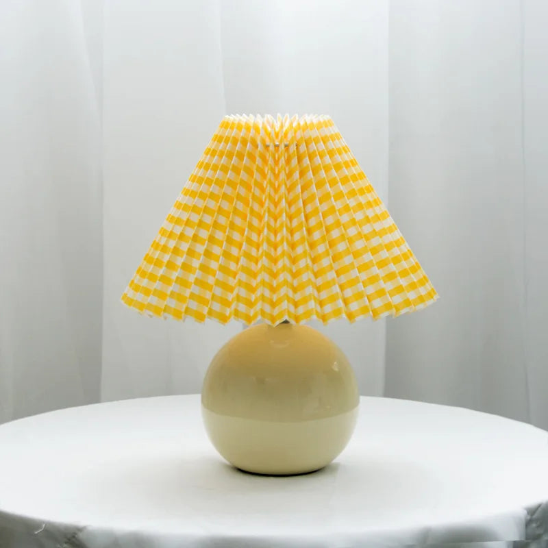 Antique Pleated - vintage bordlampe med plisseret skærm