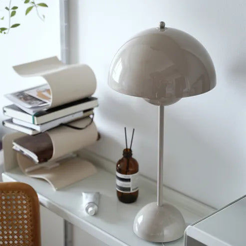 Flowerpot vp9 bordlampe, minimalistisk metal, kreativ sidelampe
