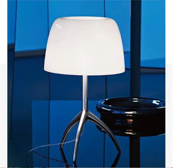 Danishedge | foscarini bordlampe