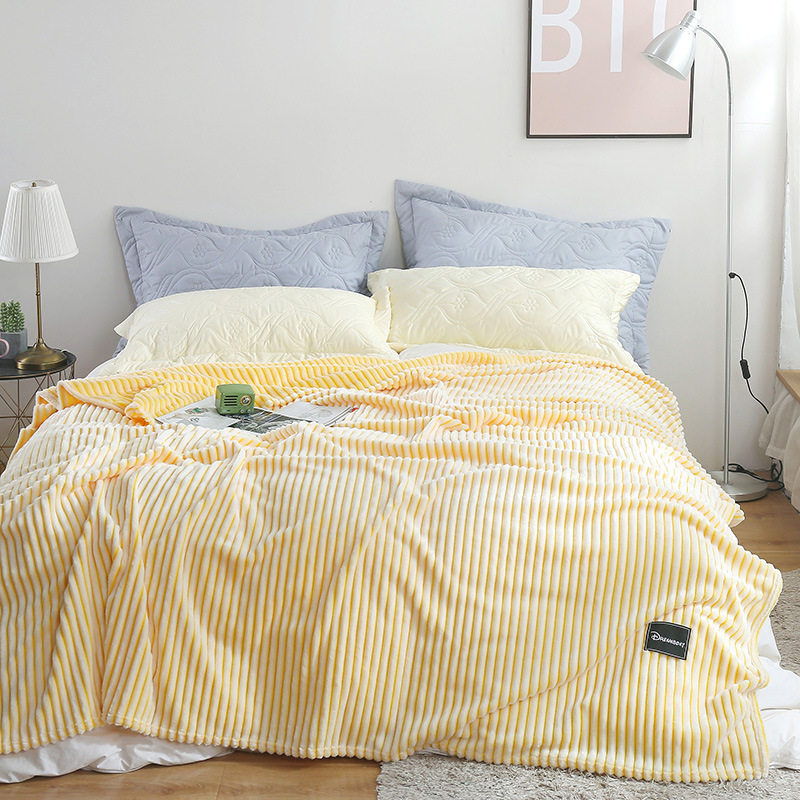 Artisstriped plaid - holdbart, varmt og stilfuldt vintage-strikket fleecetæppe