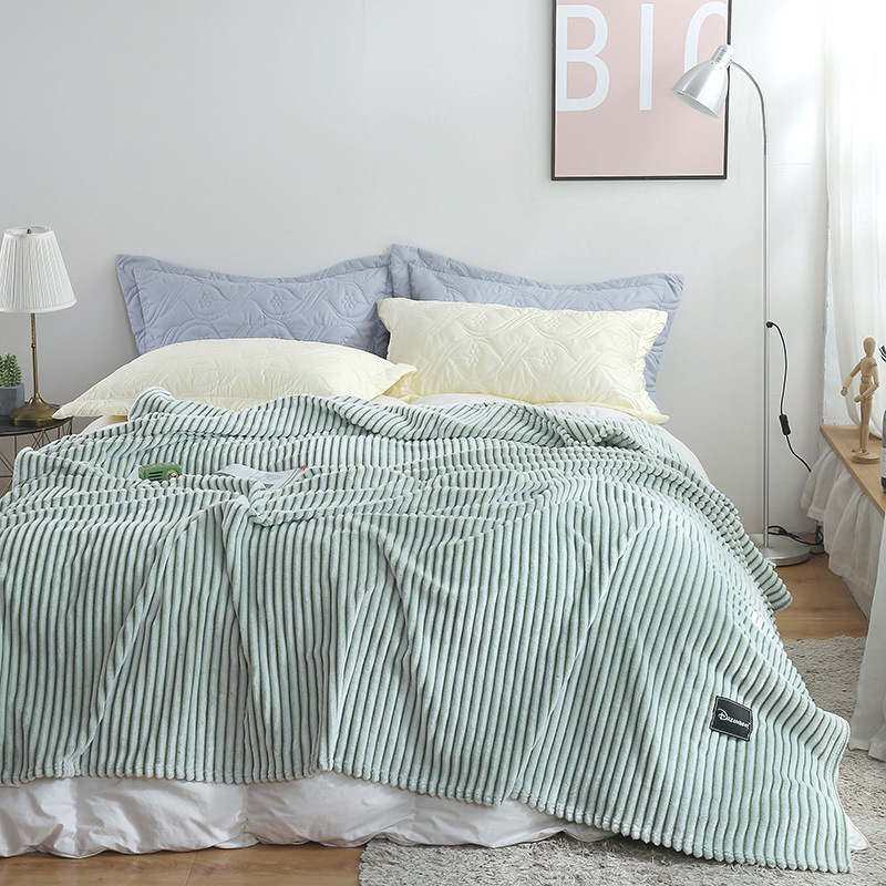 Artisstriped plaid - holdbart, varmt og stilfuldt vintage-strikket fleecetæppe