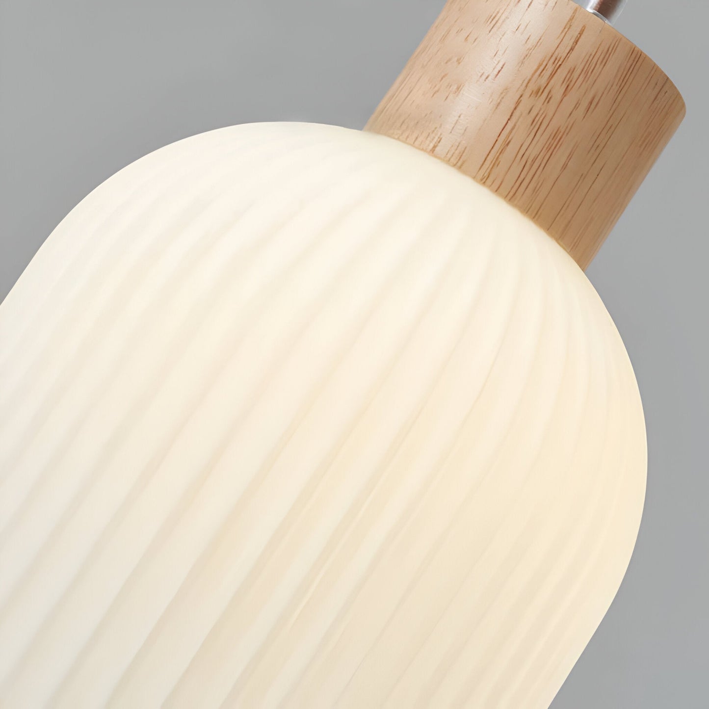 Akariluxe pendellampe - elegant japansk mælkehvid ribbet glaspendel
