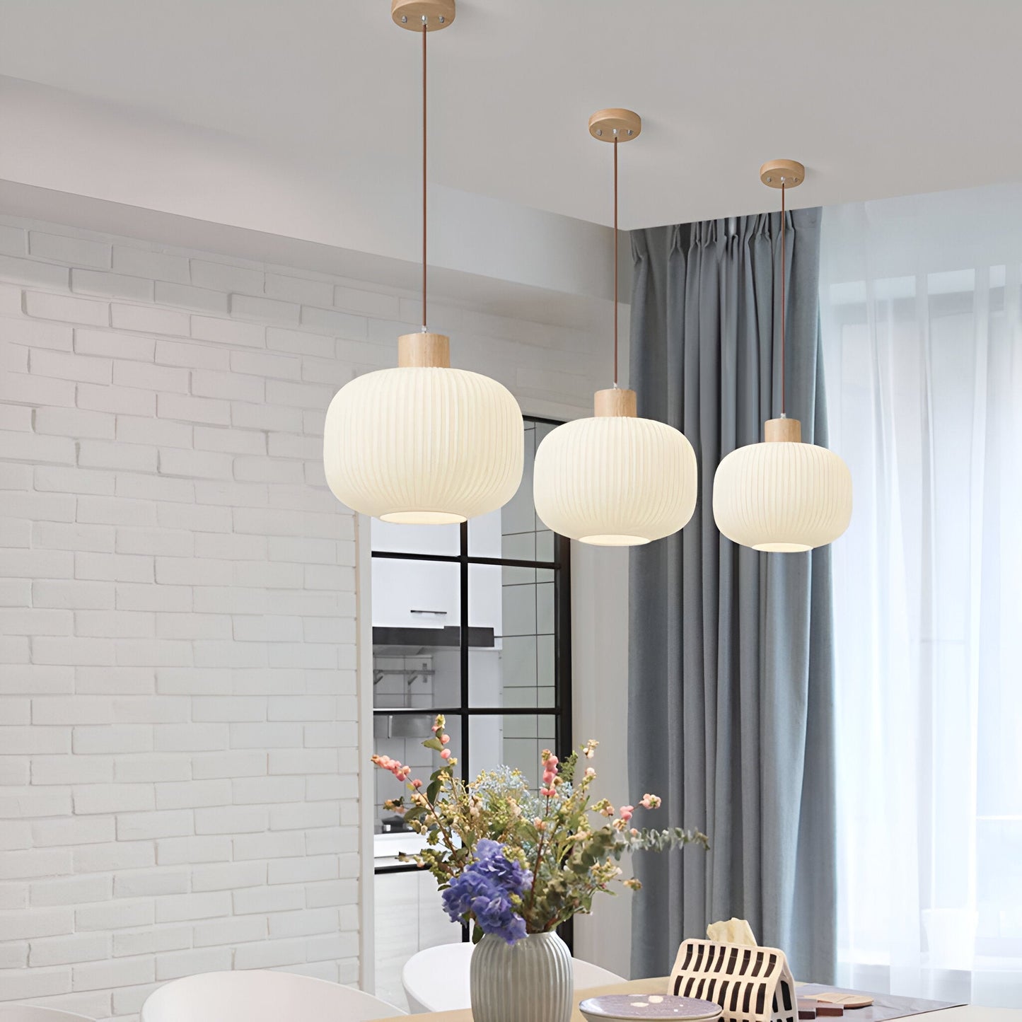 Akariluxe pendellampe - elegant japansk mælkehvid ribbet glaspendel