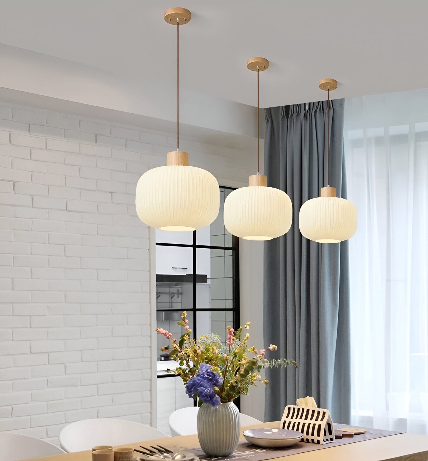 Akariluxe pendellampe - elegant japansk mælkehvid ribbet glaspendel