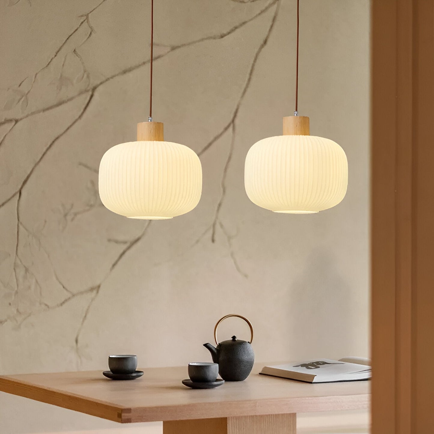Akariluxe pendellampe - elegant japansk mælkehvid ribbet glaspendel