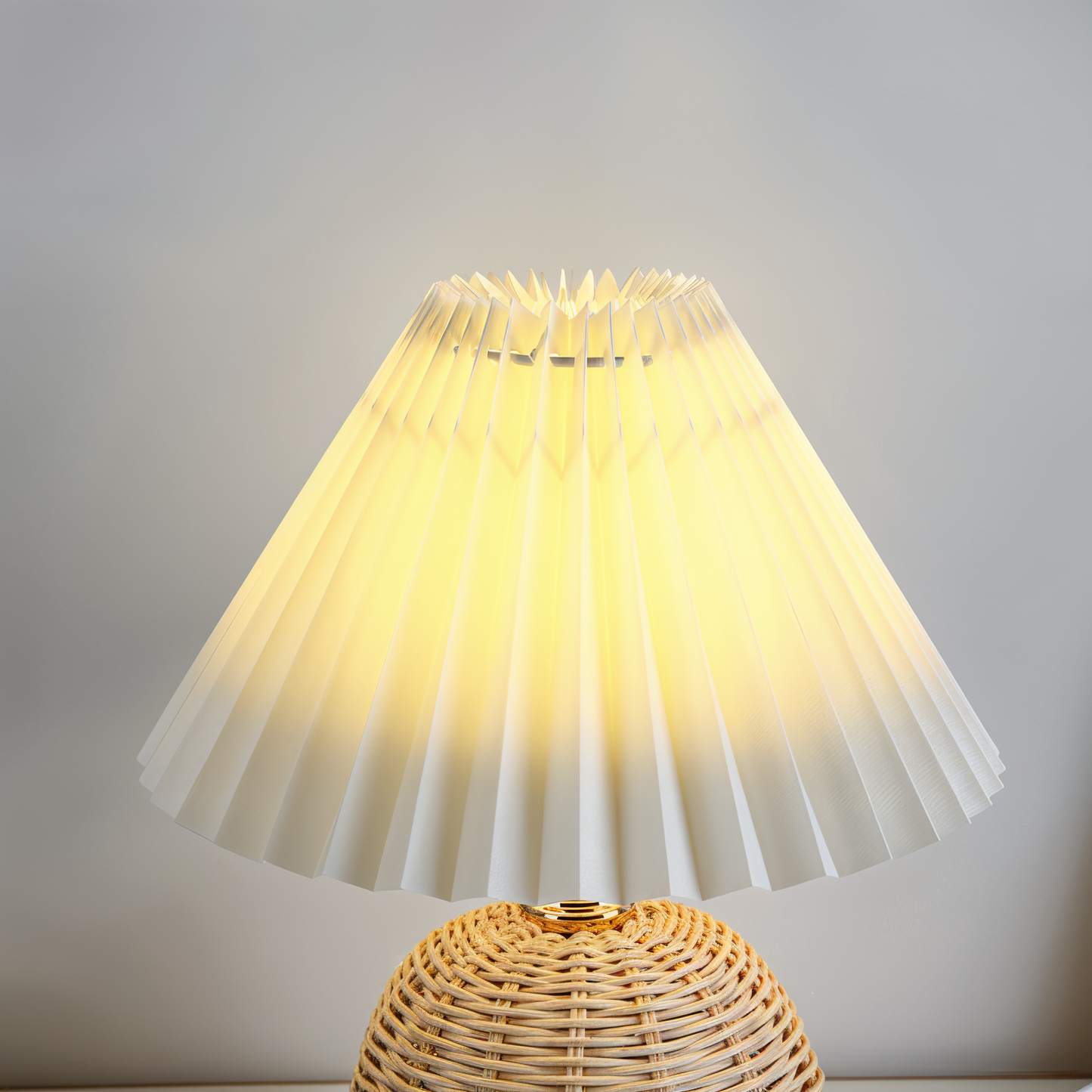 Brolly plisseret bordlampe - retro rattan lampe - konisk bordlampe