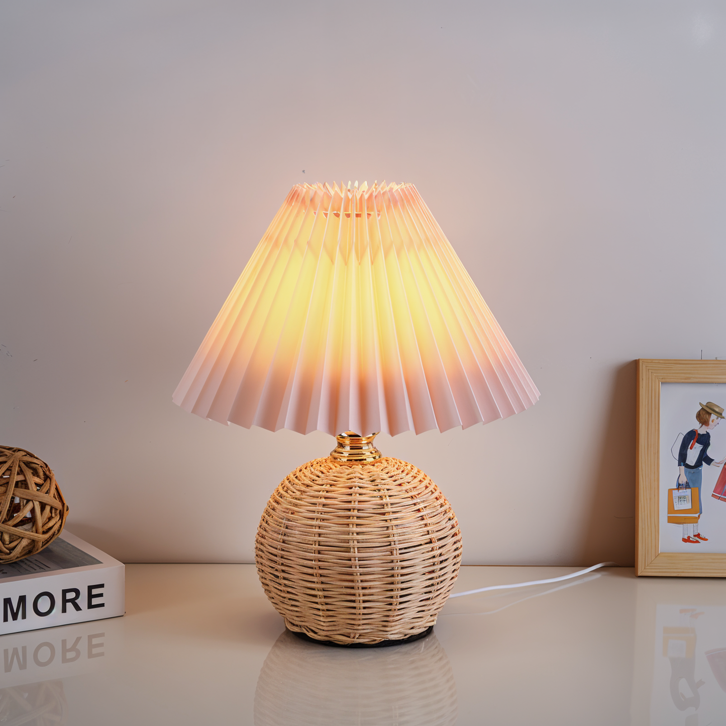 Brolly plisseret bordlampe - retro rattan lampe - konisk bordlampe