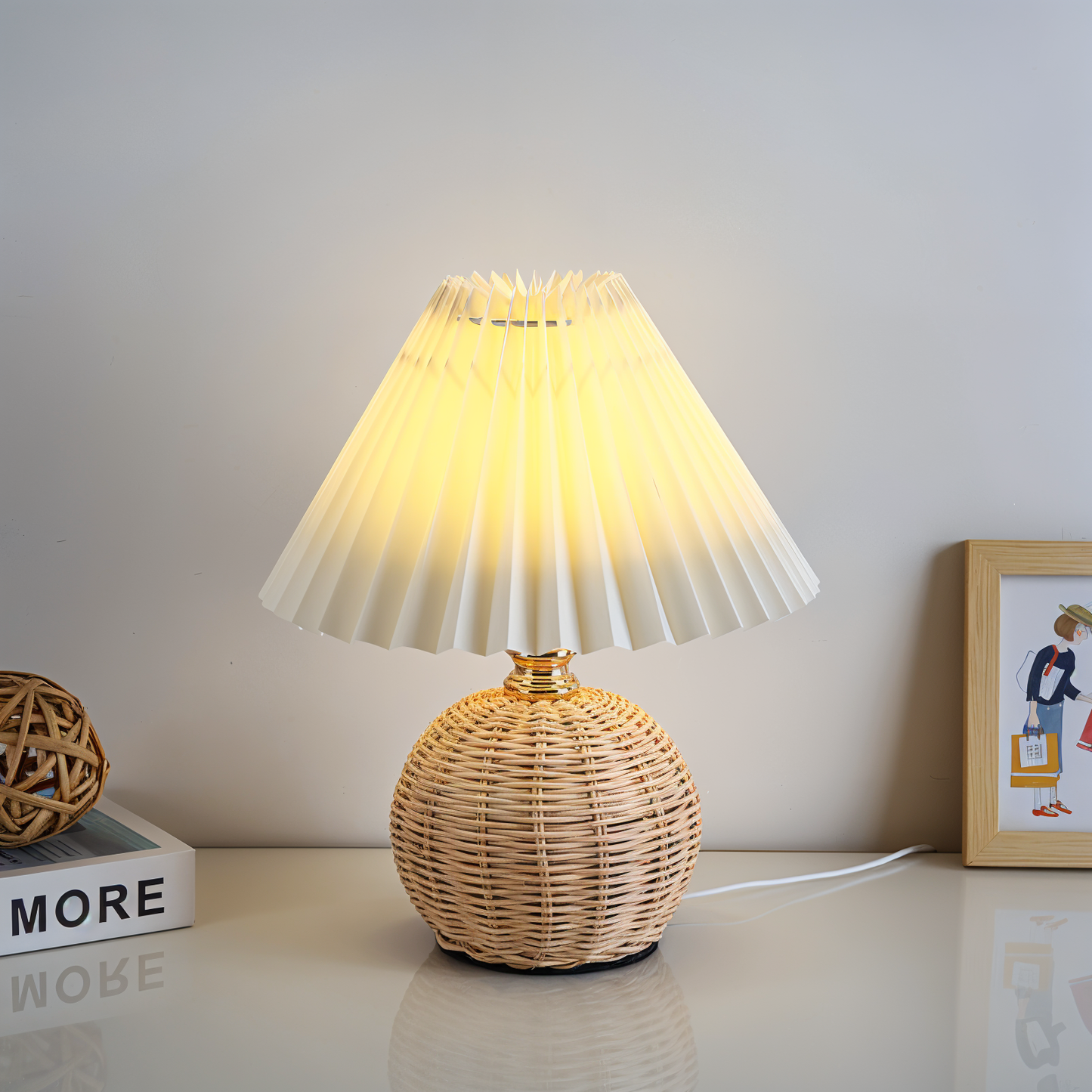 Brolly plisseret bordlampe - retro rattan lampe - konisk bordlampe
