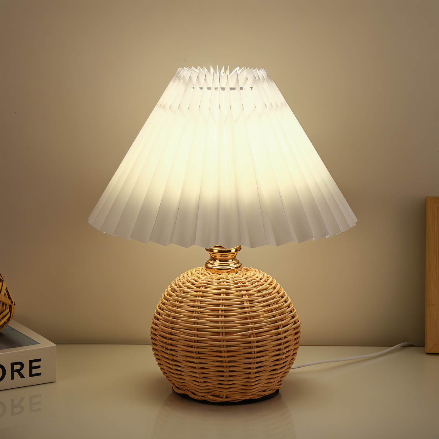 Brolly plisseret bordlampe - retro rattan lampe - konisk bordlampe