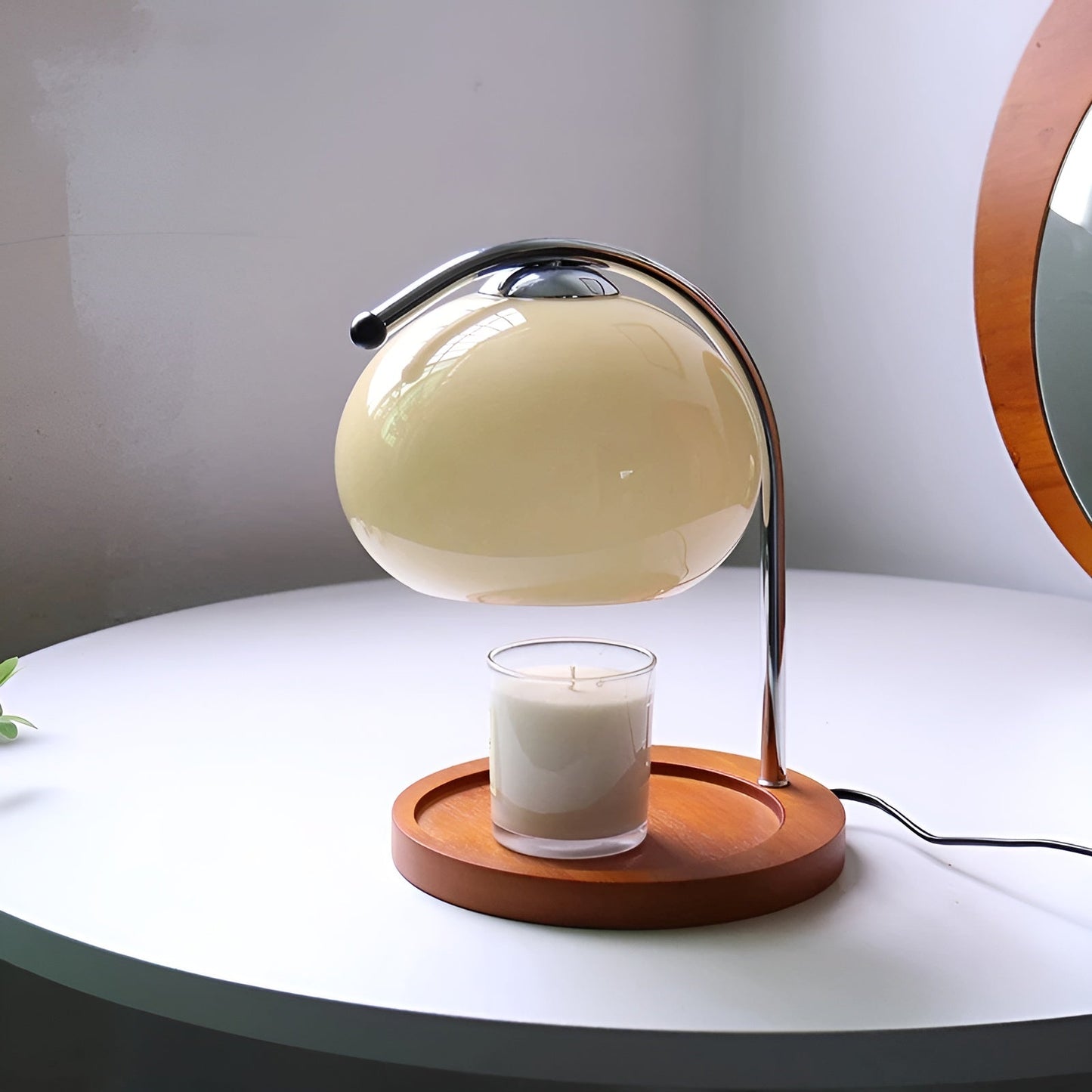 Candlegleam - dæmpbar lysvarmer i metalglas med retro-charme