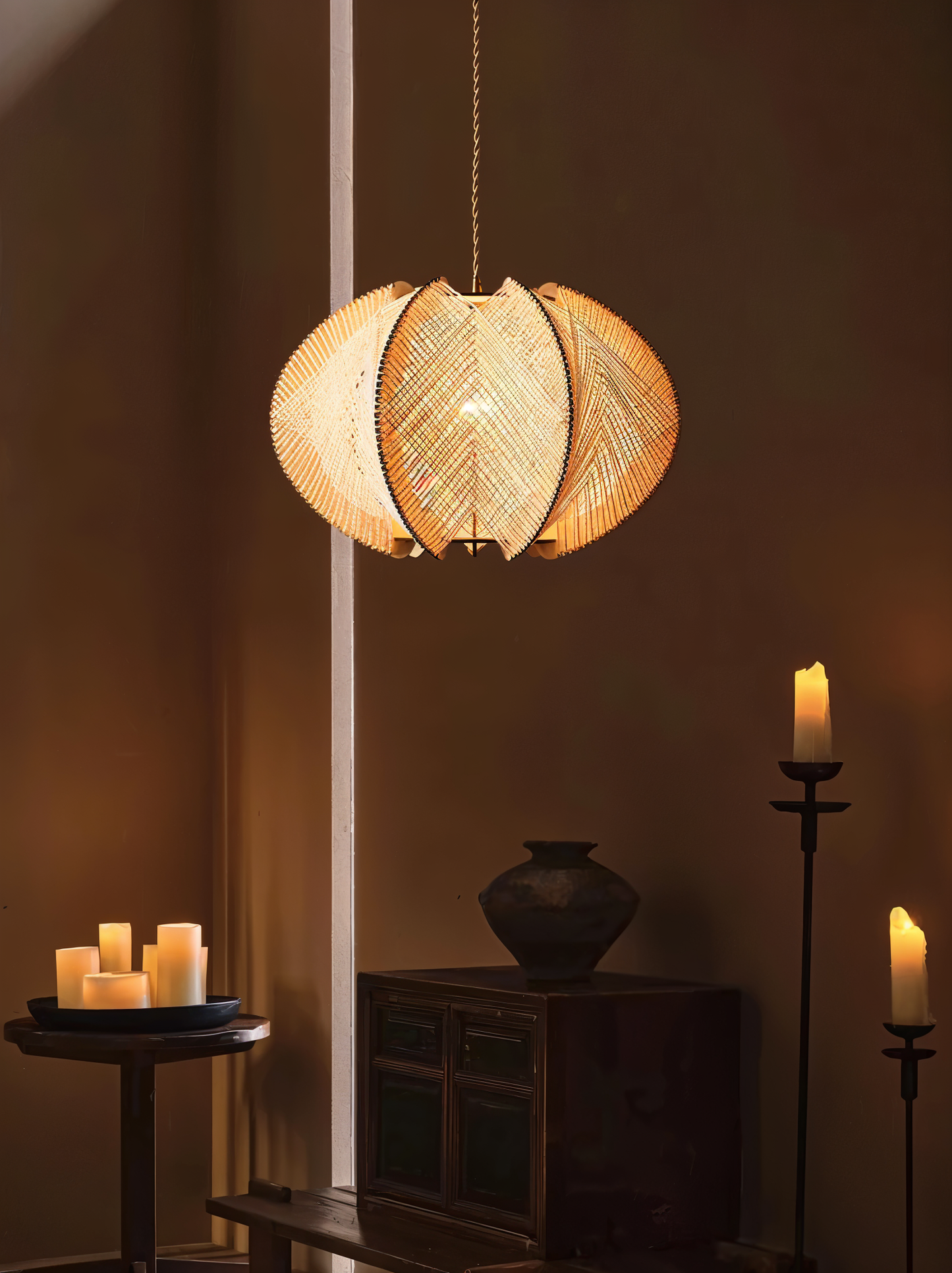 Kirei pendellampe - geometrisk hængelampe lavet af hampereb og træ - wabi sabi lighting
