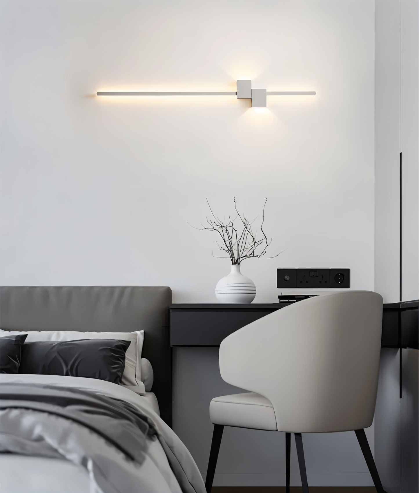 The line væglampe - minimalistisk sort lang led-væglampe