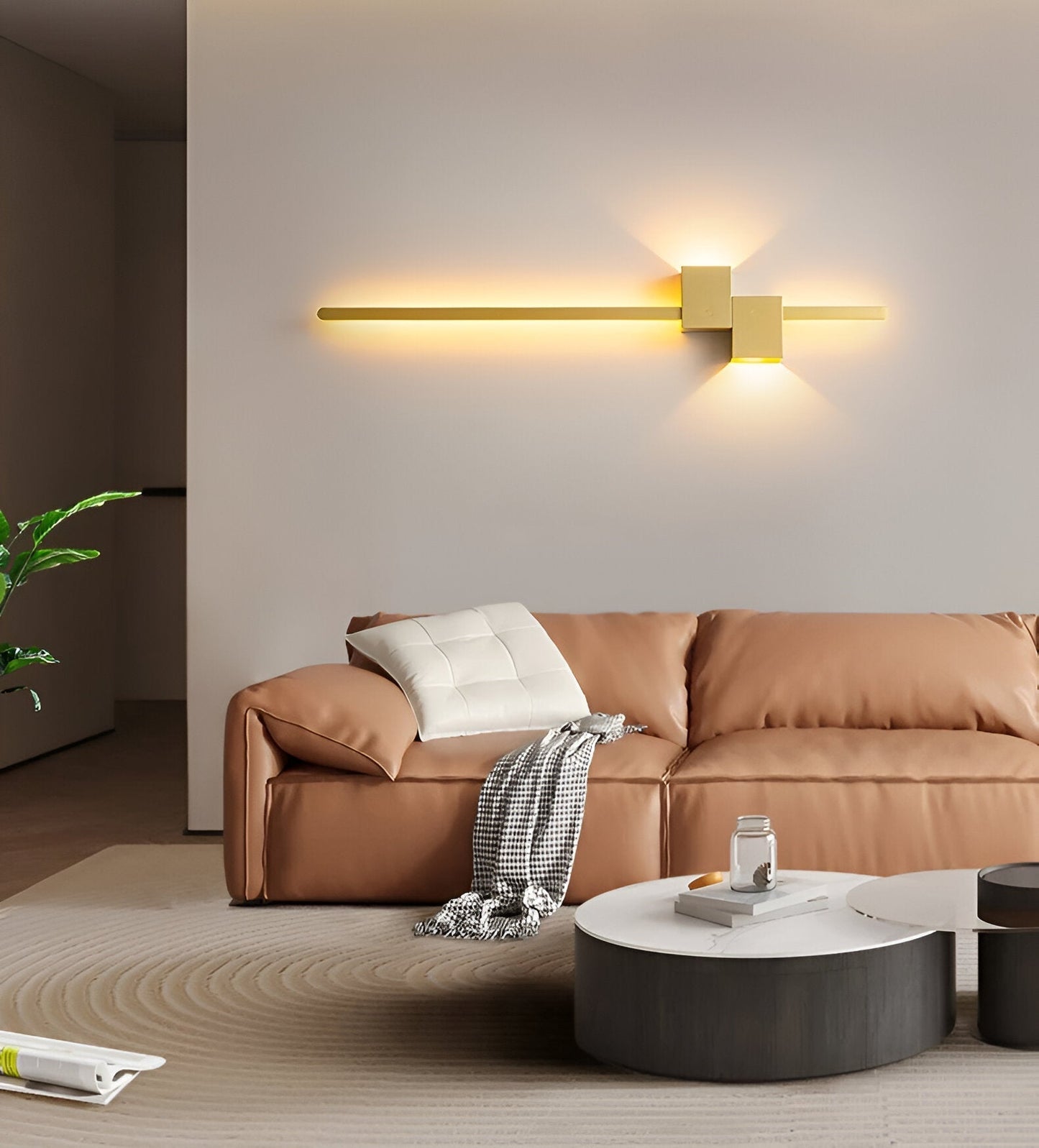 The line væglampe - minimalistisk sort lang led-væglampe