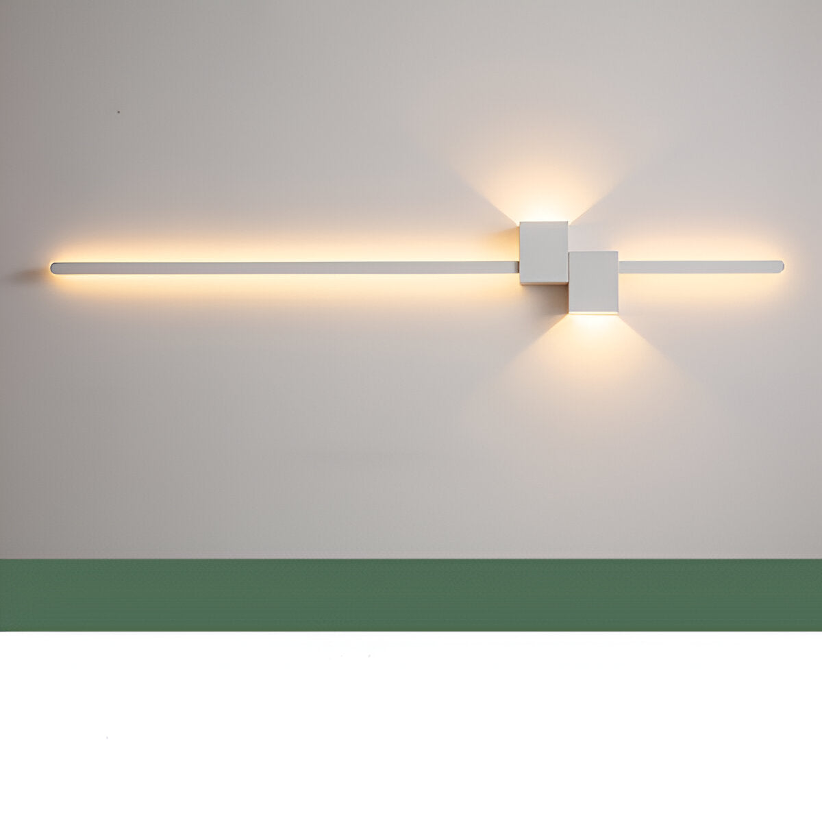 The line væglampe - minimalistisk sort lang led-væglampe