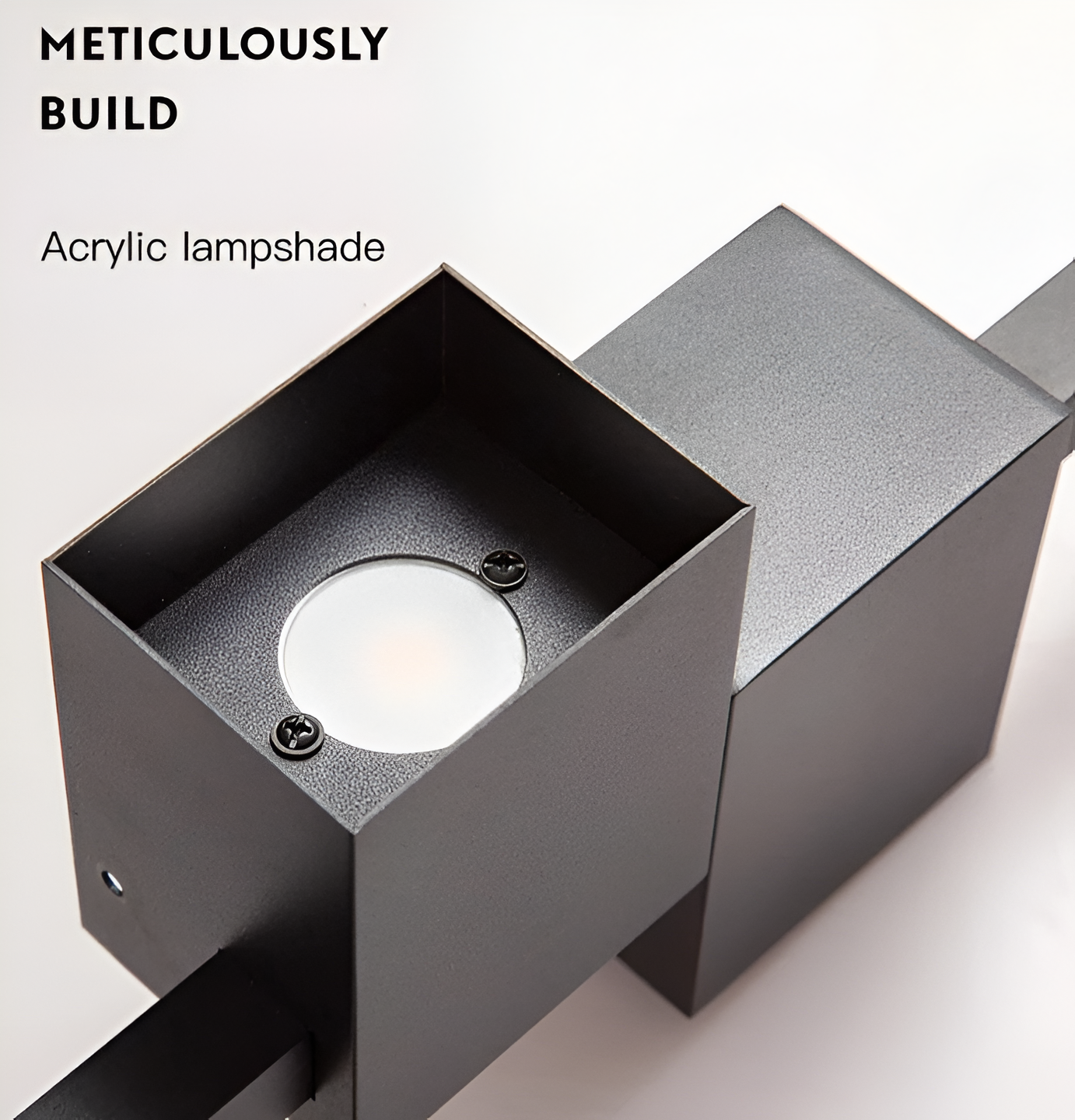 The line væglampe - minimalistisk sort lang led-væglampe