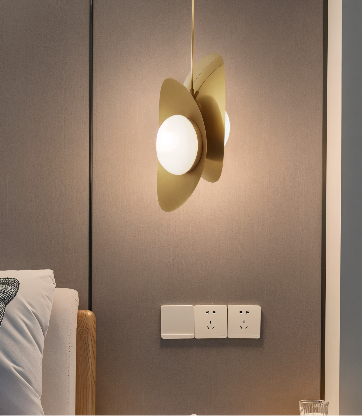 Luxe Pearle pendellampe - luksuriøs perleglaslampe hængelampe i metal