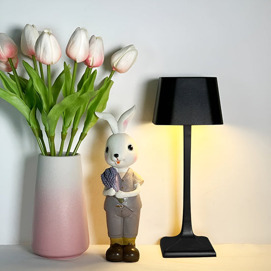 Quadmini bordlampe - led-lampe i firkantet form lavet af aluminium