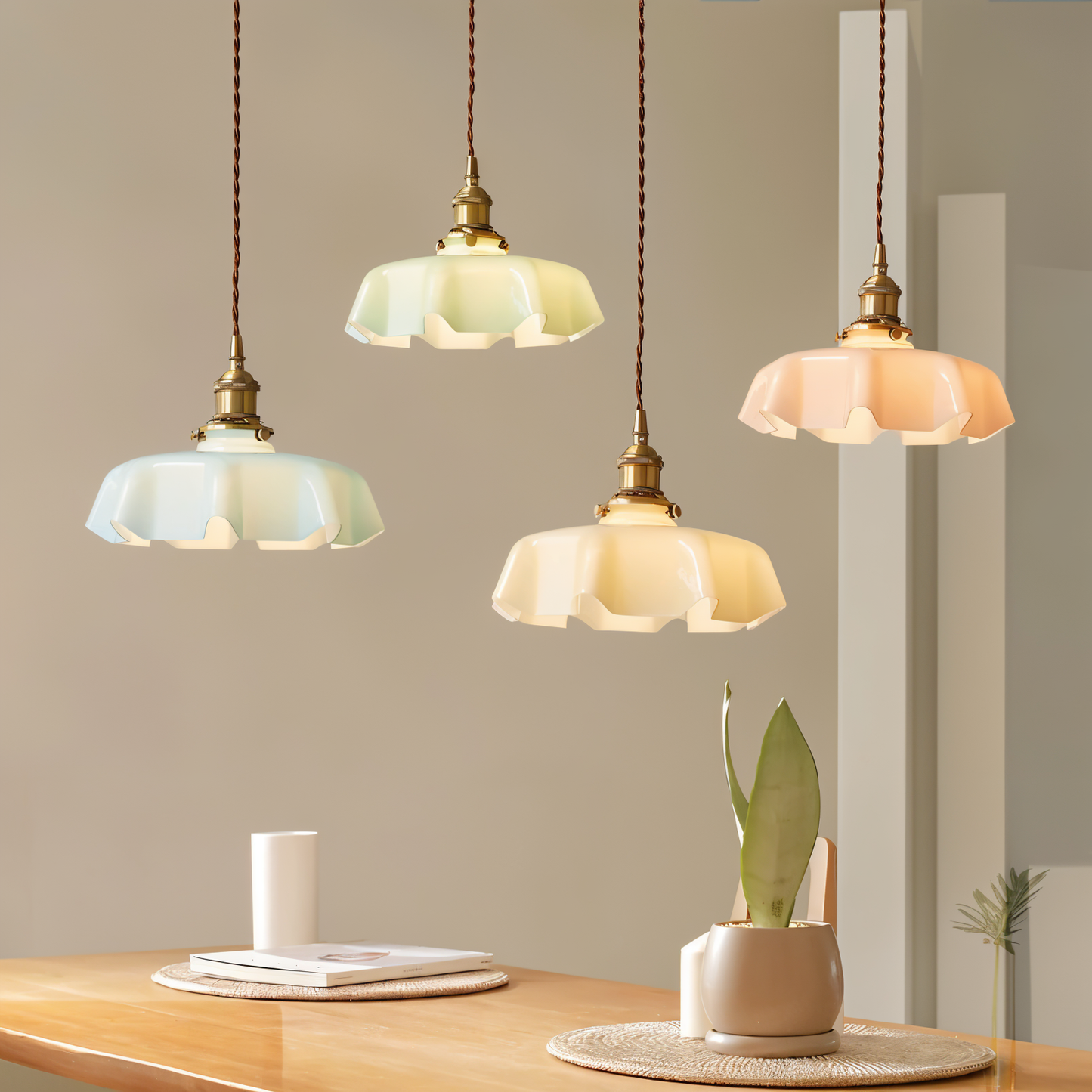 Retrotint pendellampe - blomsterformet cremefarvet glasskærm led-hængelampe