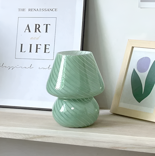 Striped glow - en bordlampe lavet af mundblæst, stribet glas
