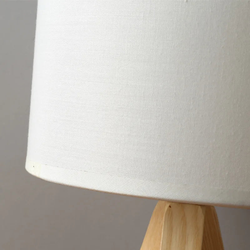 WoodEssence - moderne bordlampe i træ