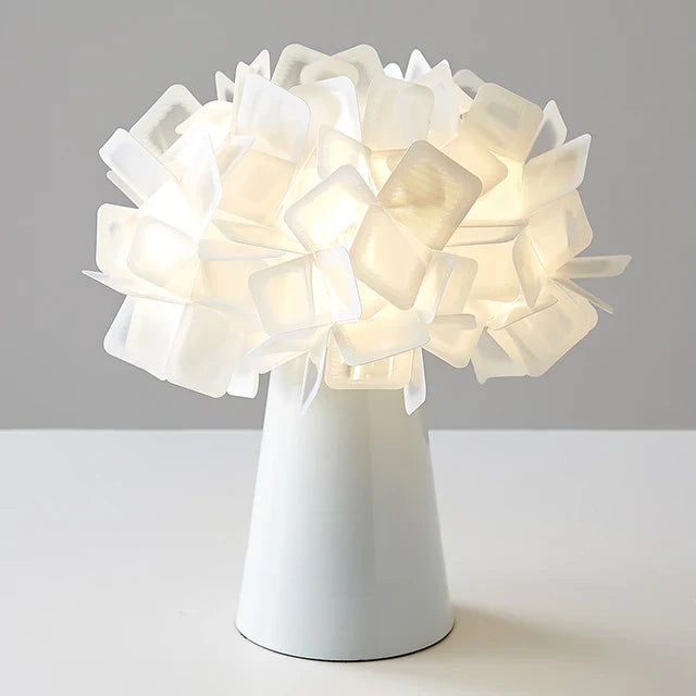 Clarity - moderne bordlampe