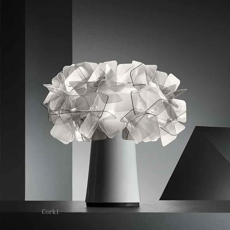 Clarity - moderne bordlampe
