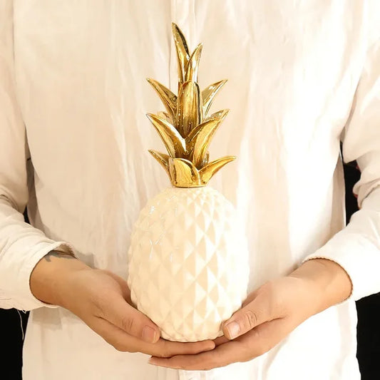LumiPine - guld ananas home decor