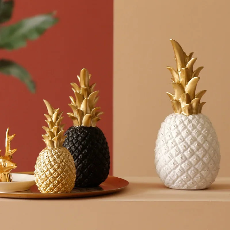 LumiPine - guld ananas home decor